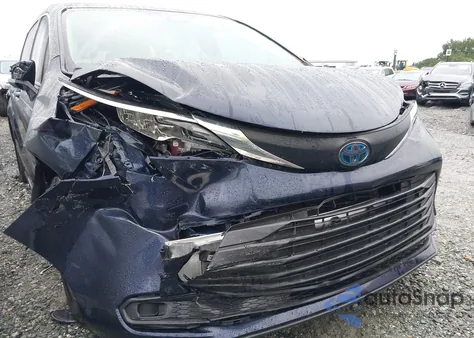 2021 Toyota Sienna Le из США, поврежденный, VIN 5TDKRKEC8MS030587
